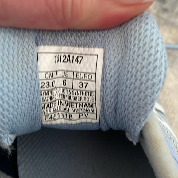 ASICS worn gently - Picture 3 of 4